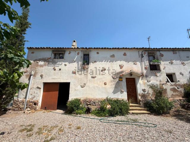 Chalet, Mora la Nova