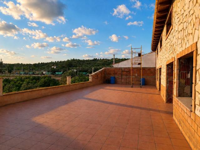 Chalet, Mora la Nova