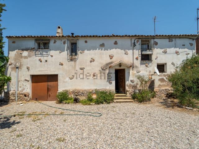 Chalet, Mora la Nova