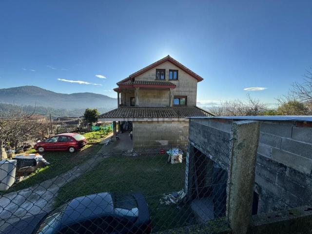 Chalet, Mos