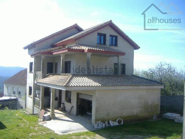 Chalet, Mos