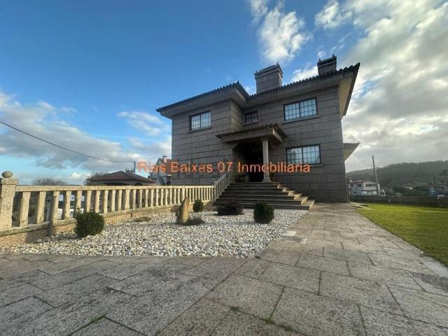 Chalet, Mos