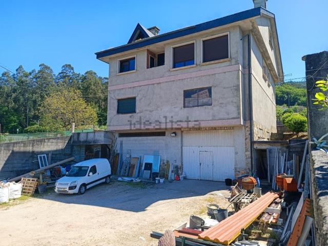 Chalet, Mos