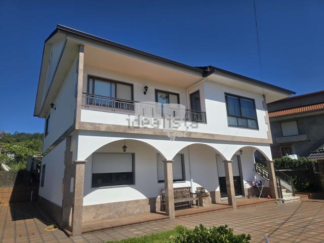 Chalet, Mos