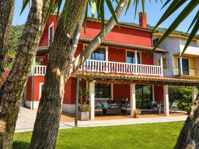 Chalet, Mos