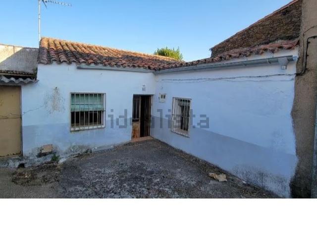 Chalet, Madroñera