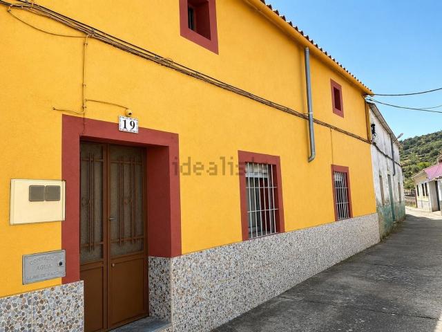 Chalet, Madroñera