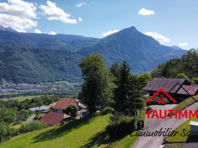 Chalet madrier sur le coteau de l'Éponnet avec vue panoramiq