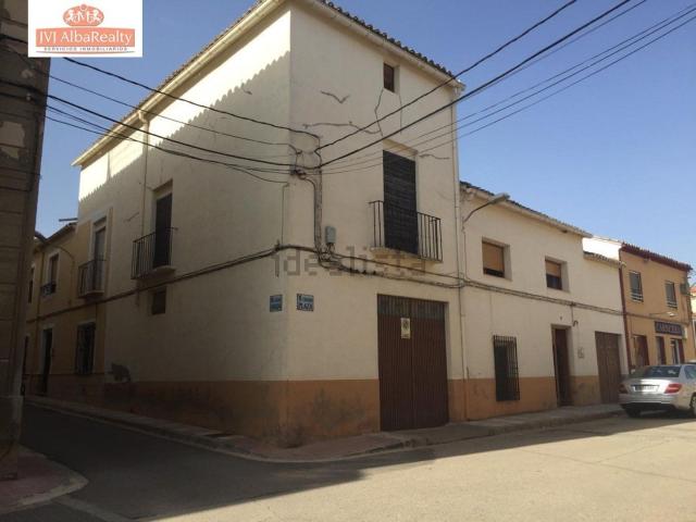 Chalet, Mahora