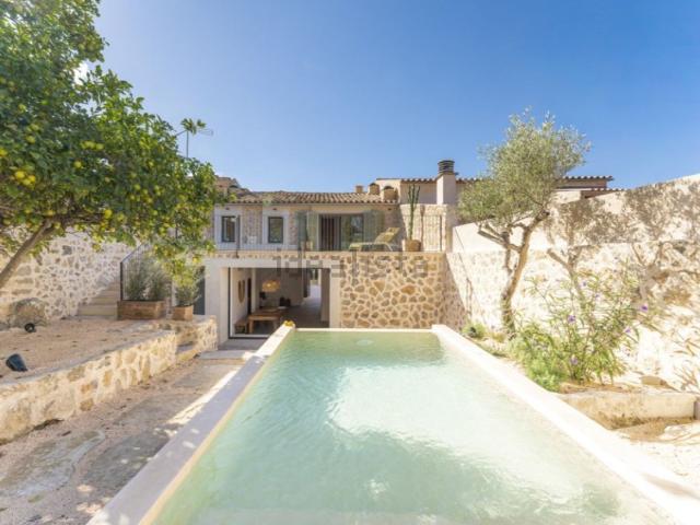 Chalet, Maria de la Salud