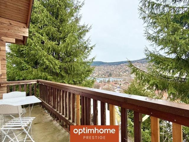 Chalet meublé à Gérardmer – Ensemble immobilier avec dépendance SPA – Vue lac et montagnes – Situation dominante, sans vis à vis – Au calme en impasse