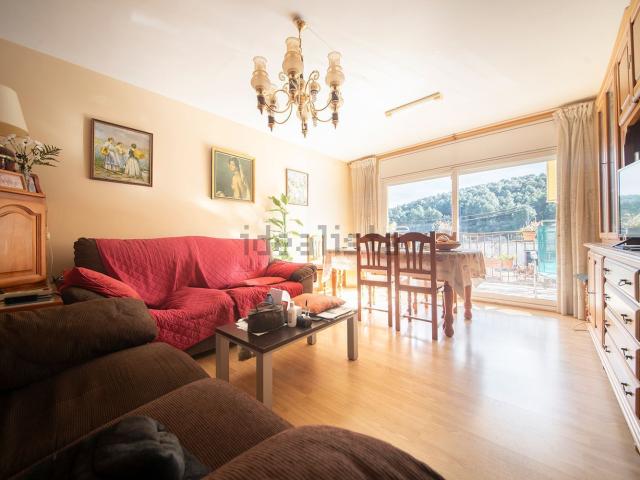 Chalet, Mediona