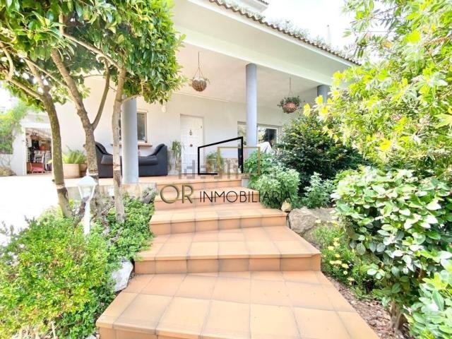 Chalet, Mediona
