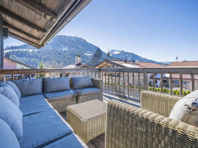 Chalet mit Sonnenterrasse und Bergblick