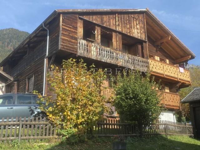 Chalet mitoyen à rénover vue dégagée environnement calme et verdoyant