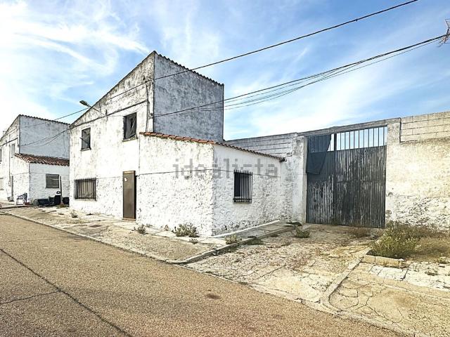 Chalet, Miajadas