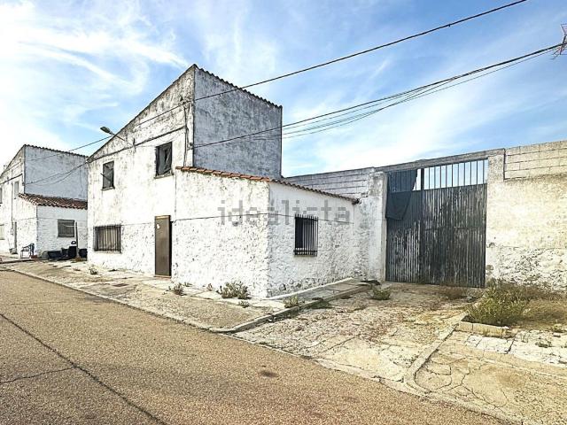Chalet, Miajadas