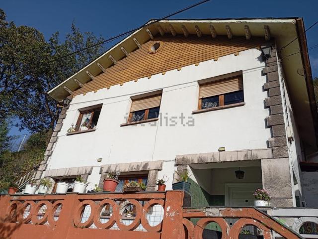 Chalet, Mieres del Camino