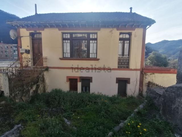 Chalet, Mieres del Camino