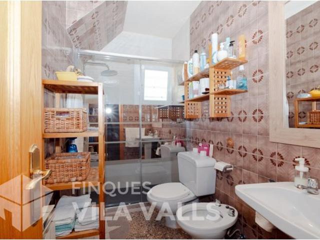 Chalet muy amplio, íntimo, práctico y con piscina!