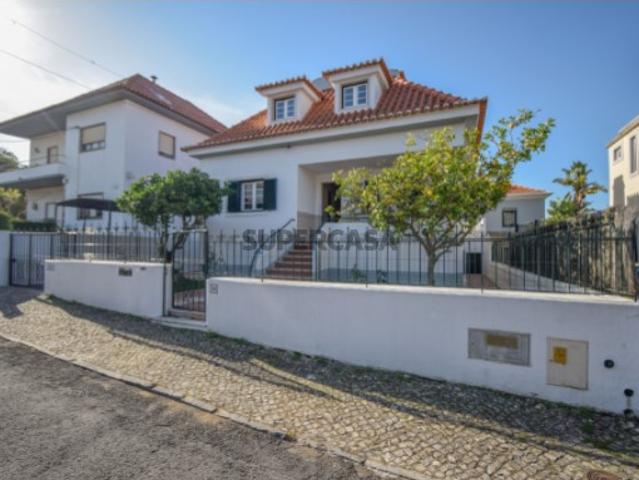 Chalet no centro de Carcavelos