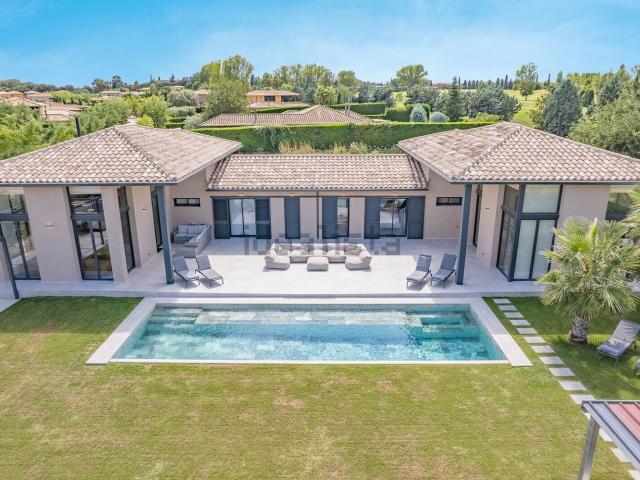 Chalet, Navata