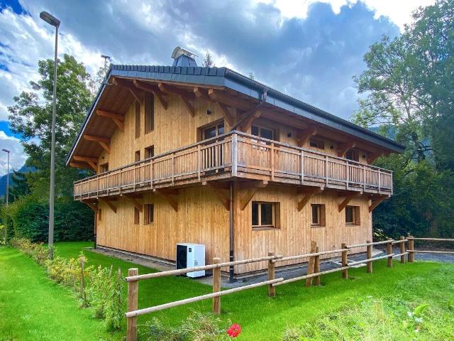 Chalet neuf exceptionnel de 4 chambres, proche du centre de. 140m² Samoëns