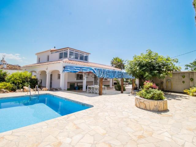 Chalet, Nerja
