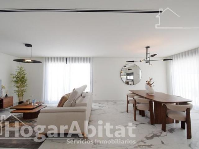 CHALET NUEVO CON PISCINA, GARAJE Y TERRAZA