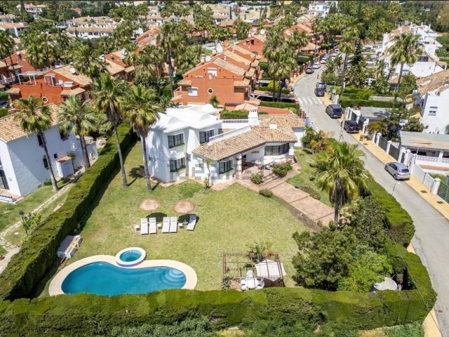 Chalet, Nueva Atalaya, Estepona