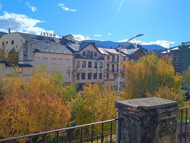 Chalet, Sort