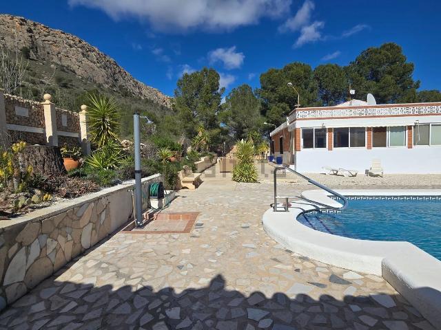 Chalet, Sax