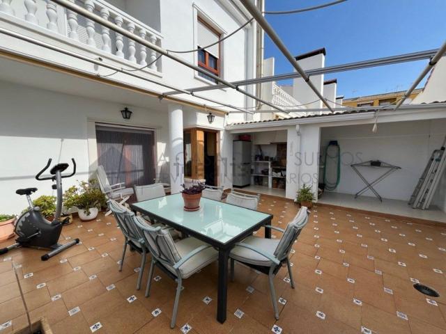 Chalet, Sax
