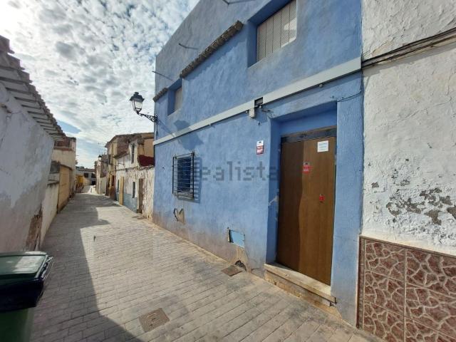 Chalet, Sax