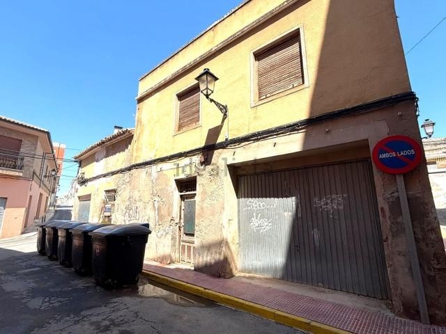 Chalet, Sax