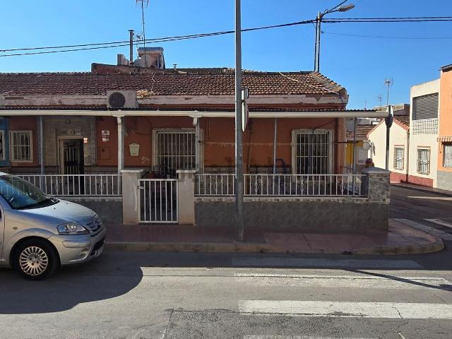 Chalet, Sax