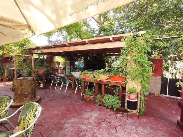Chalet, Sax