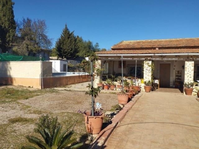 Chalet, Sax