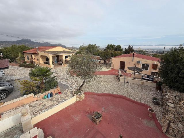 Chalet, Sax