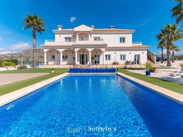 Chalet, Sax