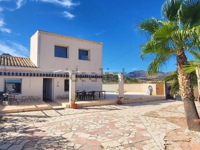 Chalet, Sax