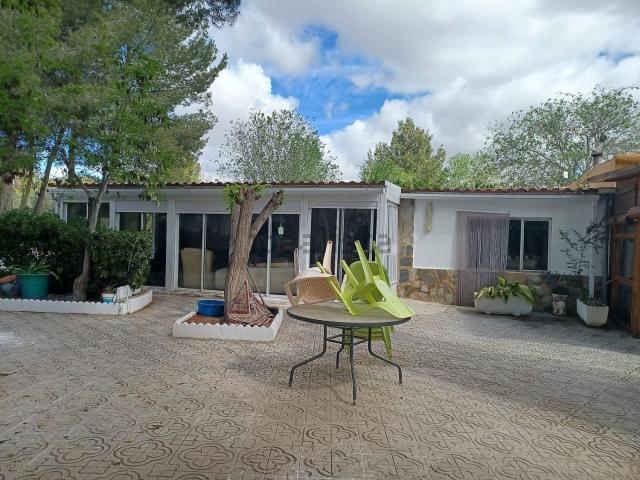 Chalet, Sax