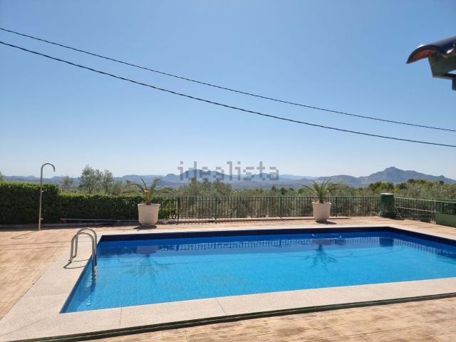 Chalet, Sax