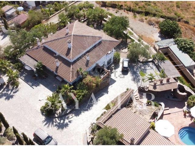 Chalet, Sayalonga