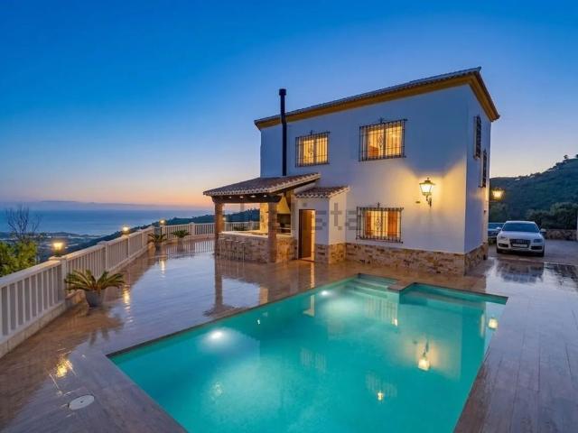 Chalet, Sayalonga