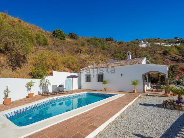 Chalet, Sayalonga