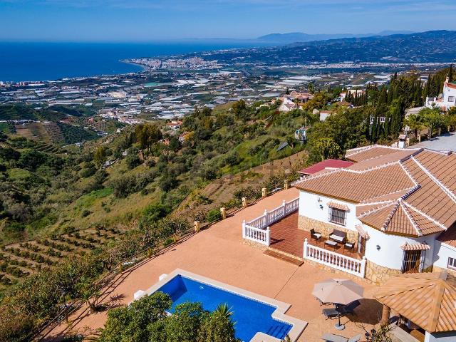 Chalet, Sayalonga