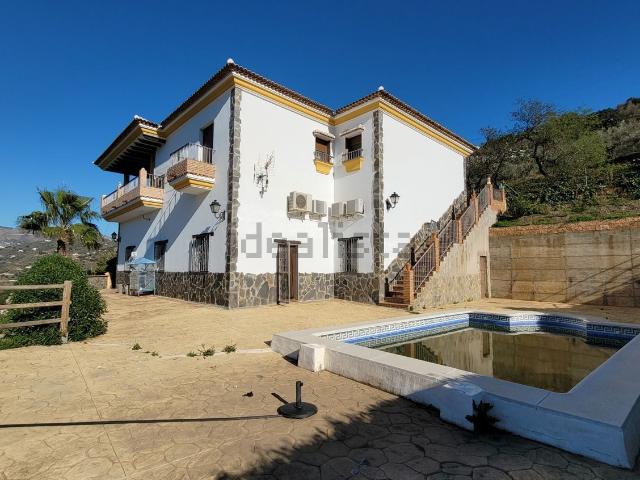 Chalet, Sayalonga