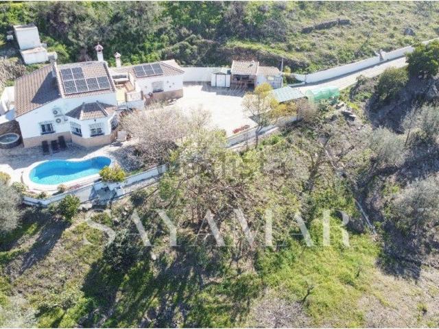 Chalet, Sayalonga