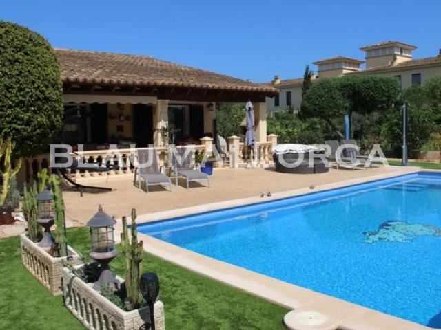 Chalet, Sa Coma
